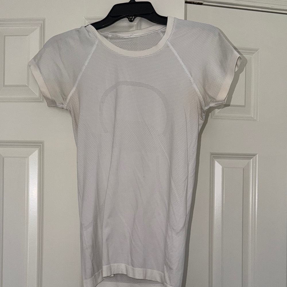 Lululemon Athletica White Short Sleeve Tee